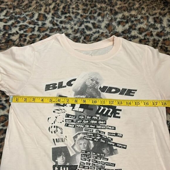 Blondie Call Me Factory Distressed Graphic Shirt 80’s Music - Picture 5 of 10